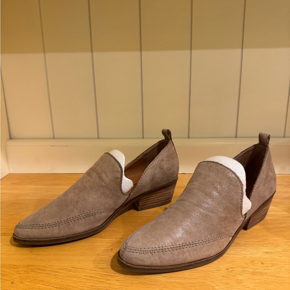 Lucky Brand Women's Tan Slip-On “shooties” Loafers